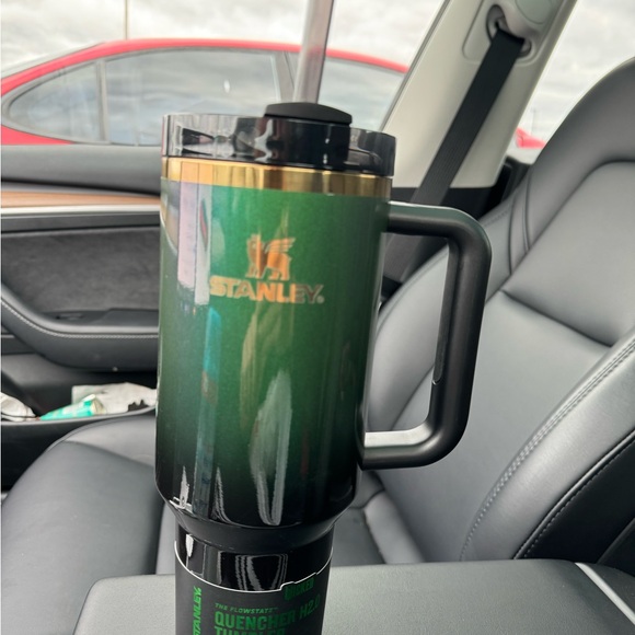 Stanley X Wicked 40oz Tumbler Target Exclusive Bundle ! - Picture 8 of 13